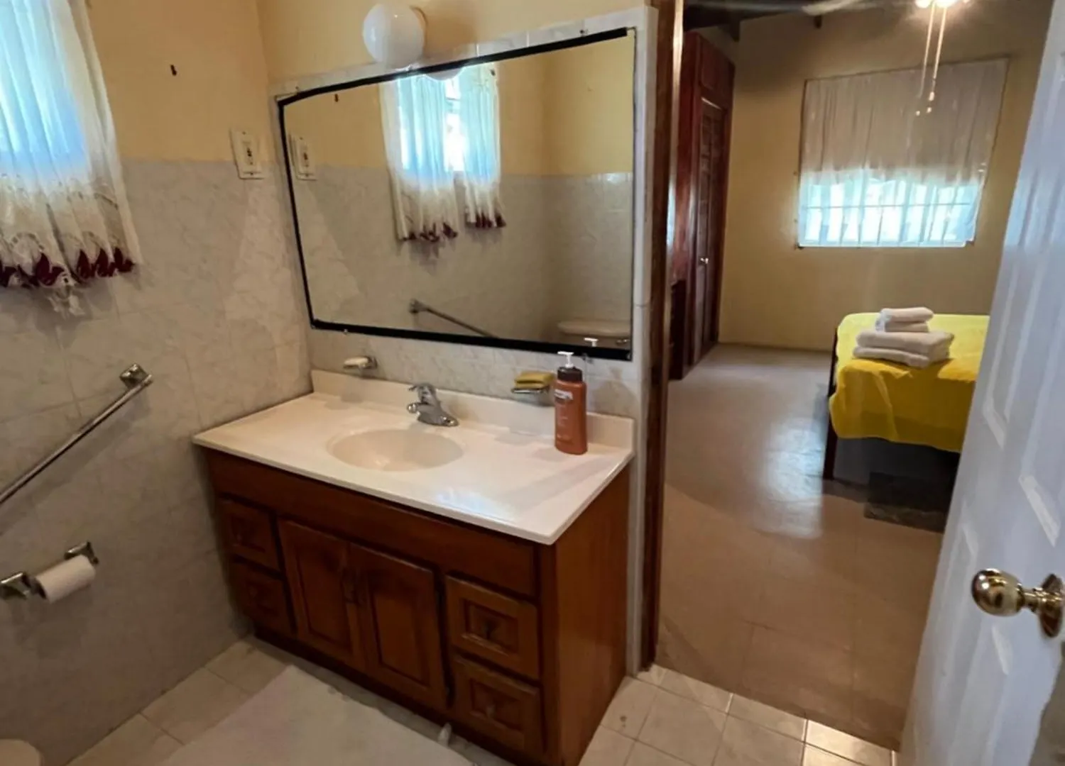 بيت ضيافة Gnc Guesthouse سانت بيتير